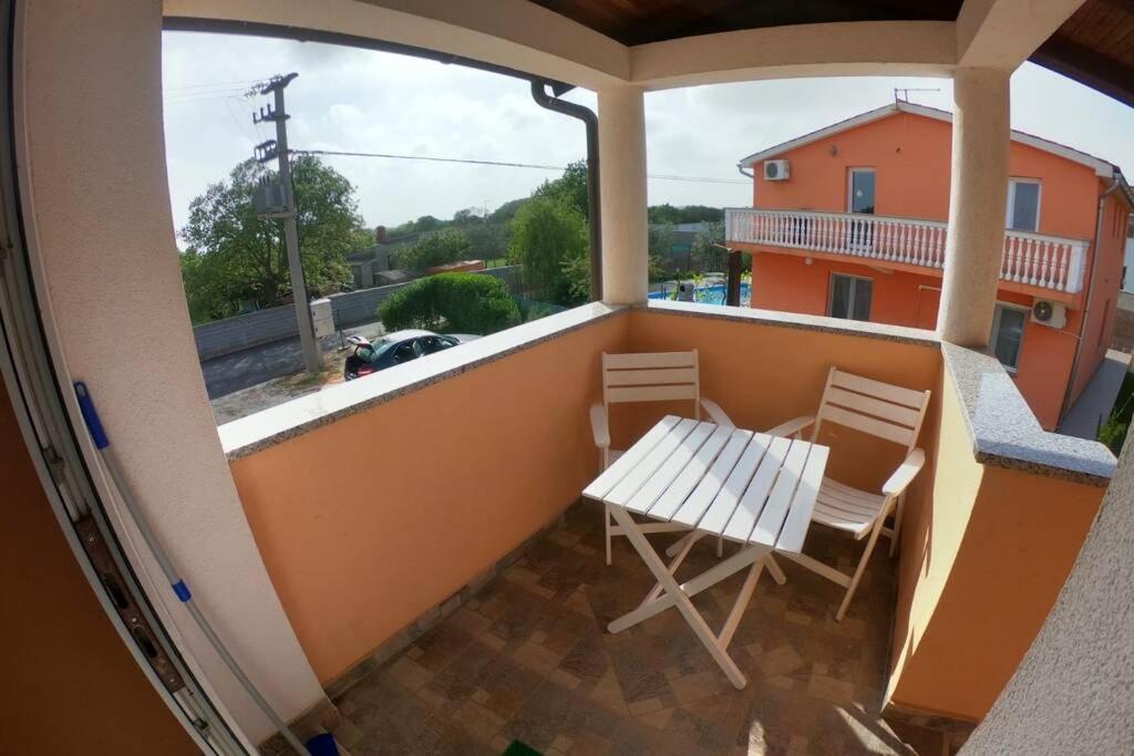 Comfortable Apartment Near Pula Marčana Екстериор снимка